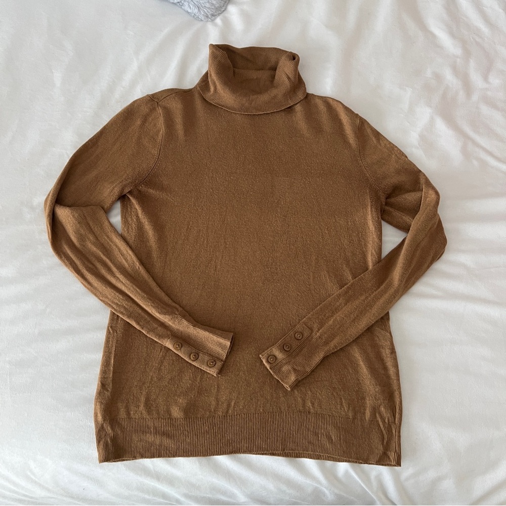 Ann Taylor Petite brown tan soft turtle neck sweater